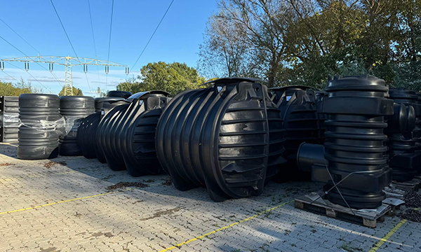 Zisternen auf Hersteller Gelände